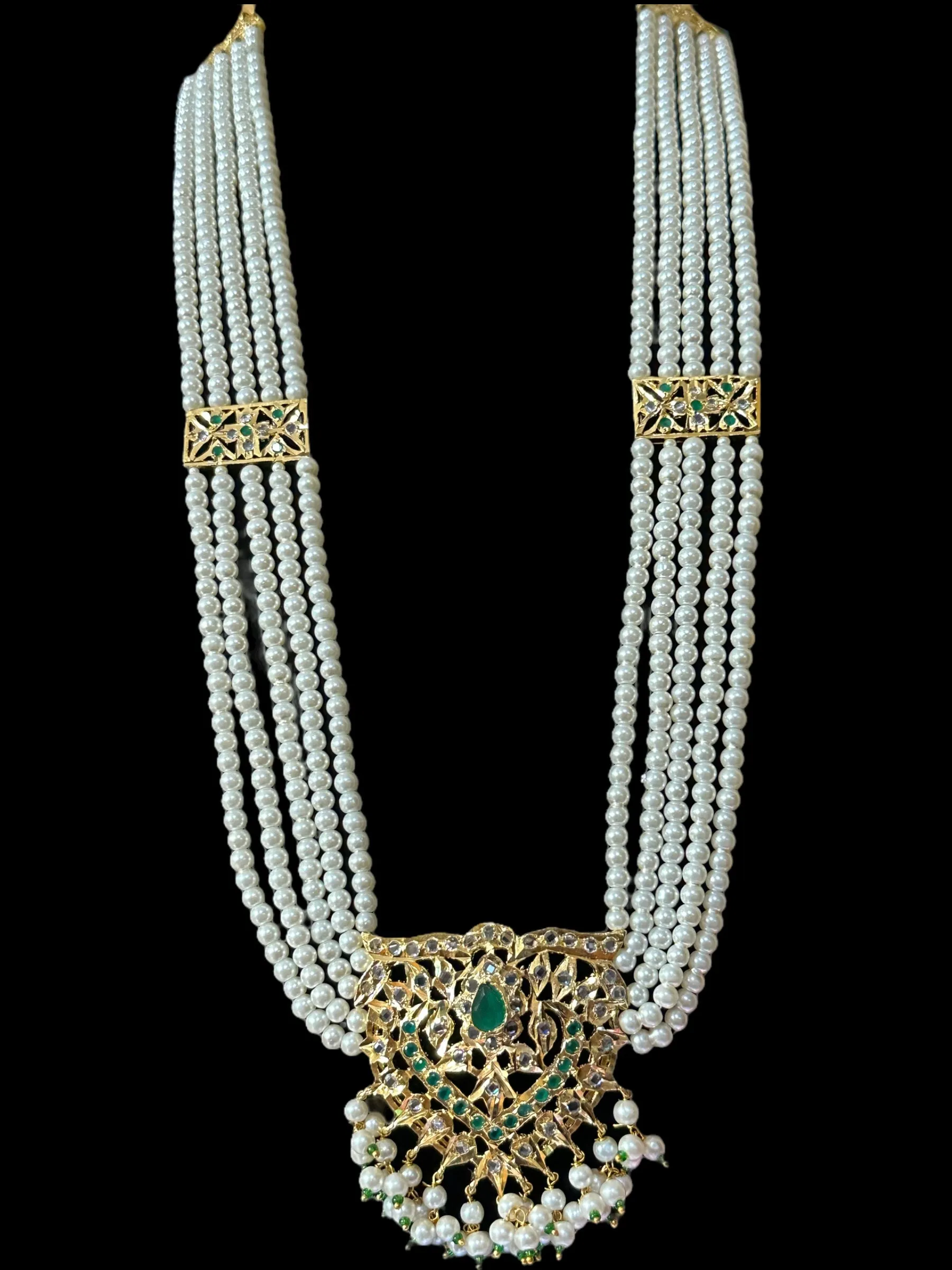 DLN17 Leah necklace in pearls and emerald  (READY TO SHIP )